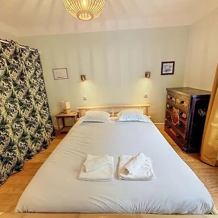 Apartment Spacieux Au Coeur De Granville, 3 Chambres, Wi-fi Gratuit, Parking Inclus - Fr-1-361-557