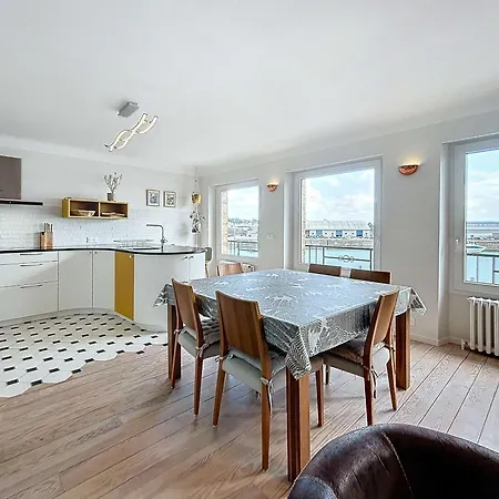 Apartment Spacieux Au Coeur De Granville, 3 Chambres, Wi-fi Gratuit, Parking Inclus - Fr-1-361-557 Granville